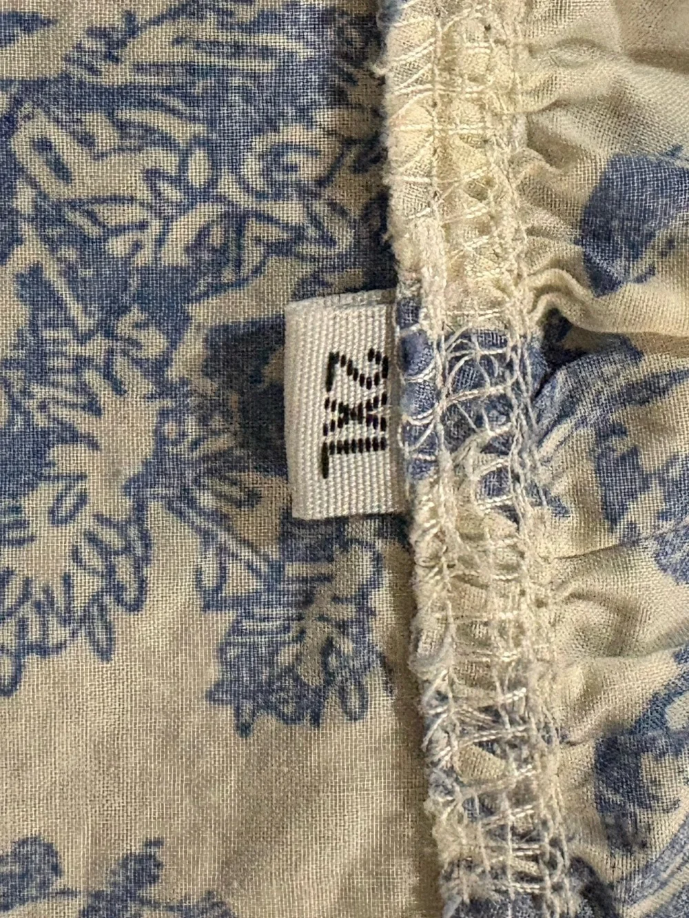 Toile Cotton Viney Floral Print Blue and White Floral Short-Sleeve Women's Top